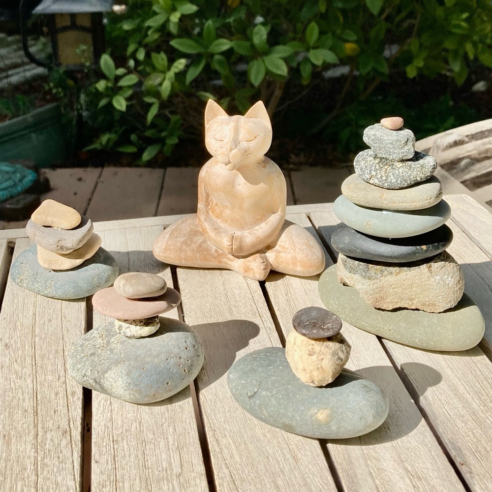 Balanced Stones Rock Art Set Hand Crafted Garden Home Decor New - Picture 3 of 12
